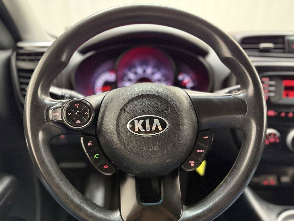 Used 2016 Kia Soul FWD image 11