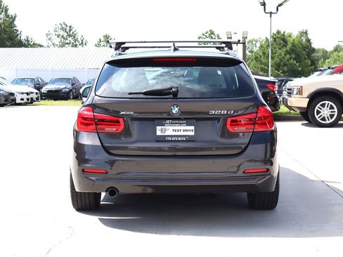 Used 2018 BMW 328d xDrive Wagon AWD/4WD image 6