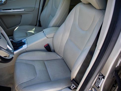 Used 2015 Volvo XC60 T5 Premier image 15