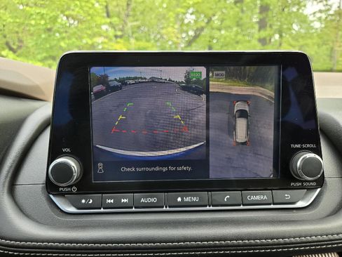 Used 2021 Nissan Rogue SL FWD image 20