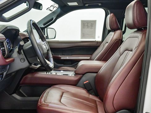 Used 2023 Ford Expedition Limited image 18