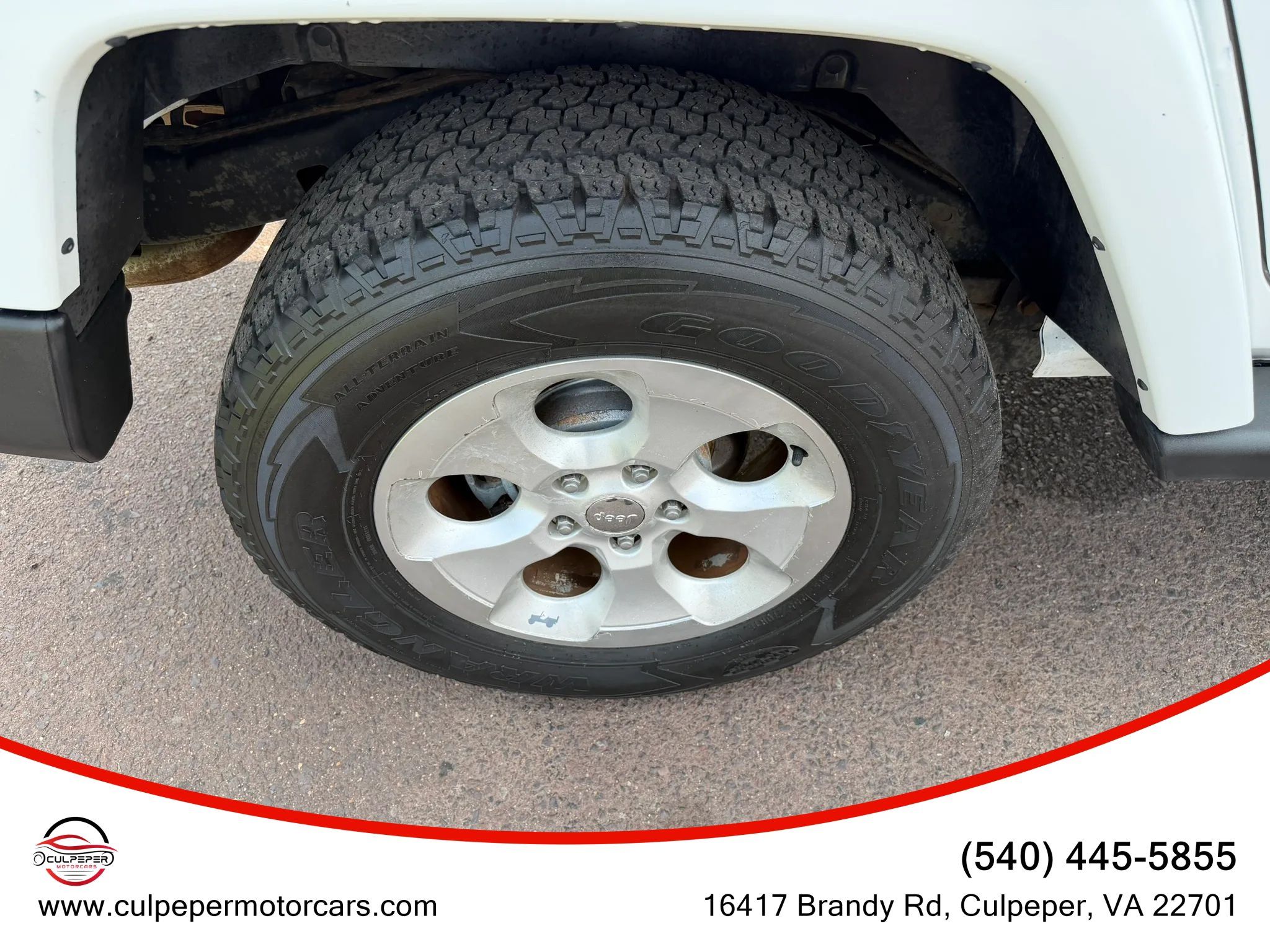 Used 2012 Jeep Wrangler Unlimited Sahara w/ Connectivity Group AWD/4WD image 23