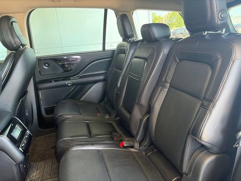 Used 2020 Lincoln Aviator Reserve w/ Class IV Trailer Tow Package AWD/4WD image 9
