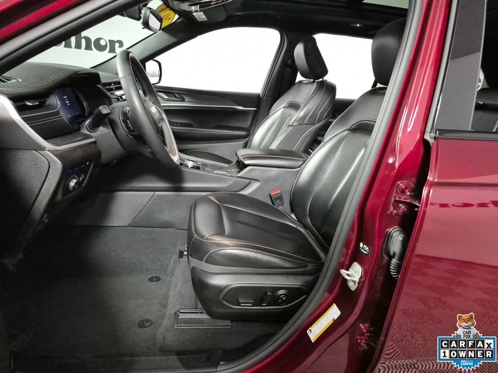 Used 2024 Jeep Grand Cherokee Limited 4xe AWD/4WD image 9