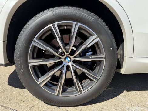 Used 2021 BMW X5 M50i w/ Dynamic Handling Package AWD/4WD image 10