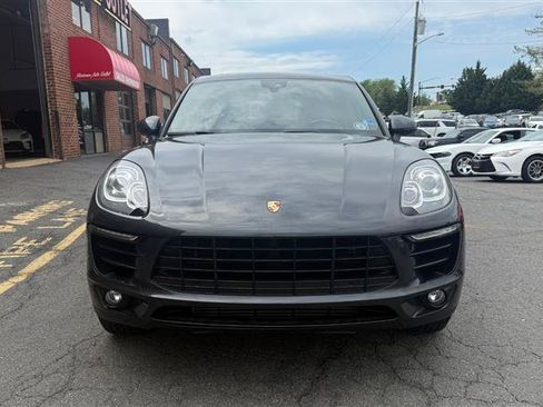 Used 2018 Porsche Macan AWD/4WD image 2