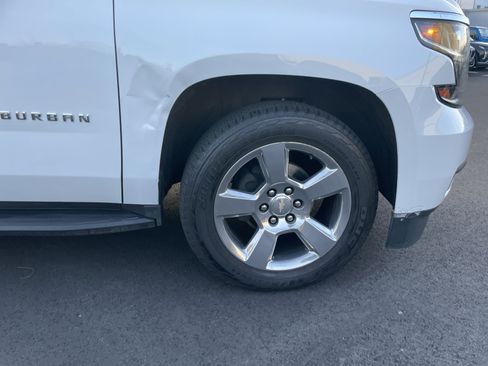 Used 2020 Chevrolet Suburban LT image 7