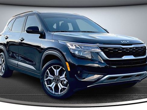 Used 2023 Kia Seltos EX image 3