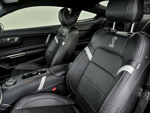 Used 2021 Ford Mustang Shelby GT500 w/ Technology Package image 21