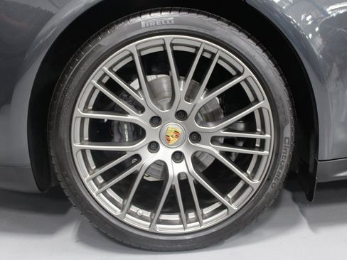 Certified 2023 Porsche Panamera 4 Platinum Edition w/ Assistance Package image 13