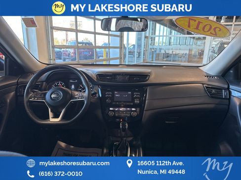 Used 2017 Nissan Rogue SV image 13