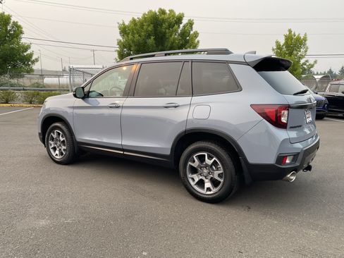 Used 2022 Honda Passport TrailSport image 3