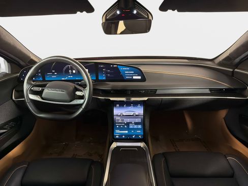 Used 2025 Lucid Air Touring AWD/4WD image 36