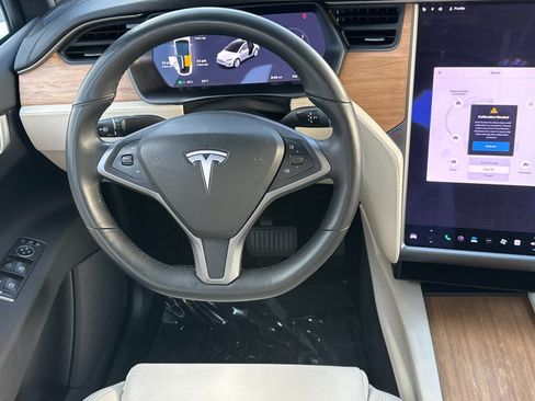 Used 2020 Tesla Model X Long Range AWD/4WD image 14