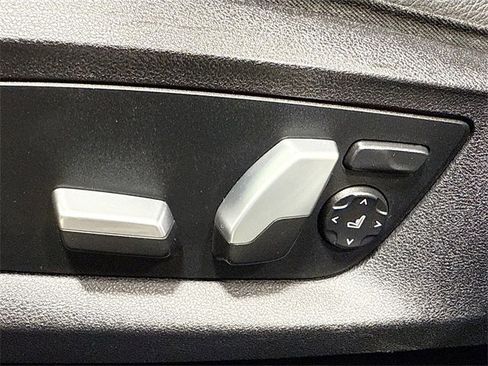 Used 2018 BMW 540i xDrive image 15
