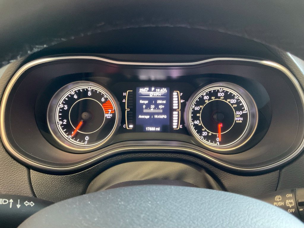 Used 2020 Jeep Cherokee Latitude Plus FWD image 15