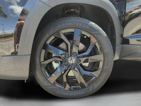 Certified 2022 Volkswagen Taos SE image 46