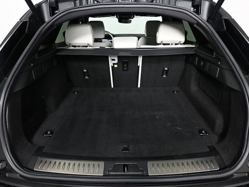 Used 2023 Land Rover Range Rover Velar R-Dynamic S image 28