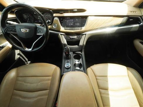 Used 2020 Cadillac XT6 Premium Luxury w/ Platinum Package FWD image 11