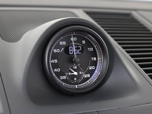 Certified 2026 Porsche Macan image 25