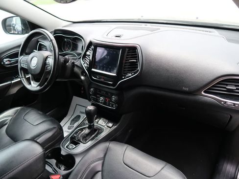 Used 2020 Jeep Cherokee Limited image 9