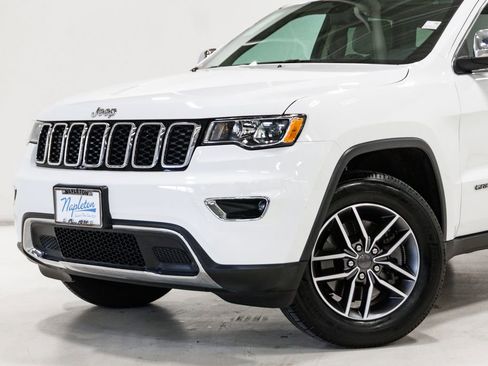 Used 2021 Jeep Grand Cherokee Limited w/ Luxury Group II image 2