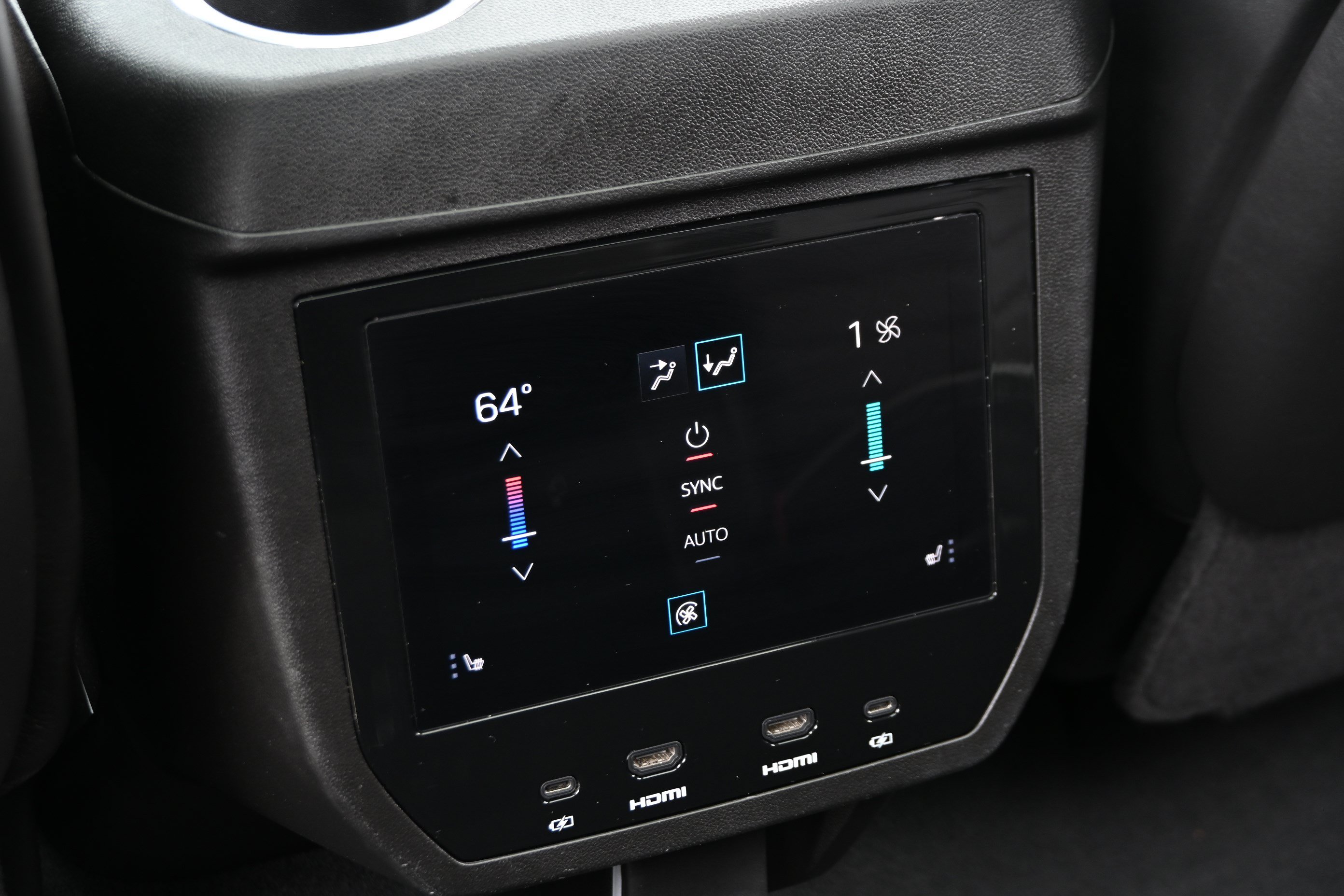 Used 2025 GMC Yukon Denali Ultimate AWD/4WD image 33
