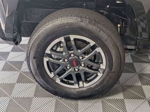 Used 2025 Toyota Tacoma TRD Sport AWD/4WD image 8