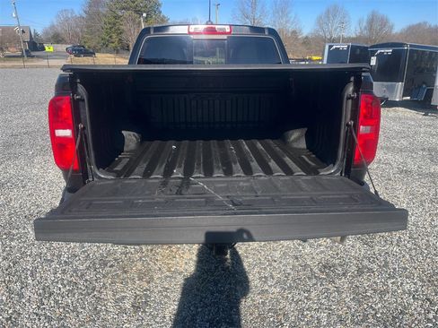 Used 2018 Chevrolet Colorado ZR2 w/ ZR2 Midnight Special Edition image 13