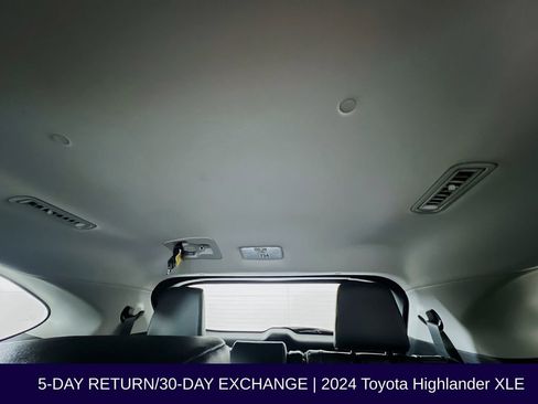 Used 2024 Toyota Highlander XLE image 37