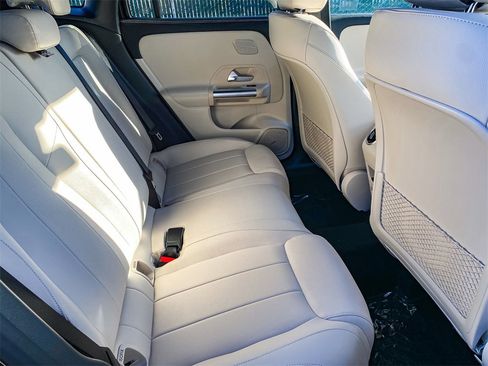 New 2025 Mercedes-Benz GLA 250 4MATIC image 17