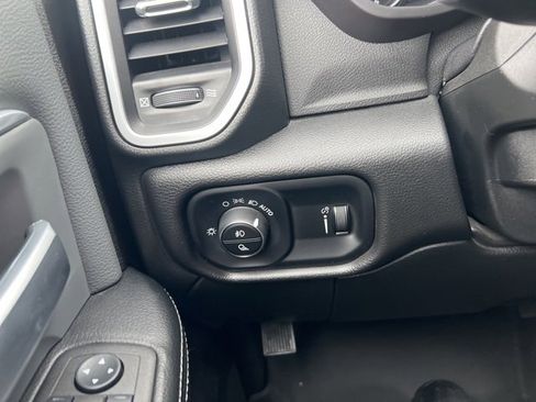 Used 2022 RAM 2500 Big Horn image 21