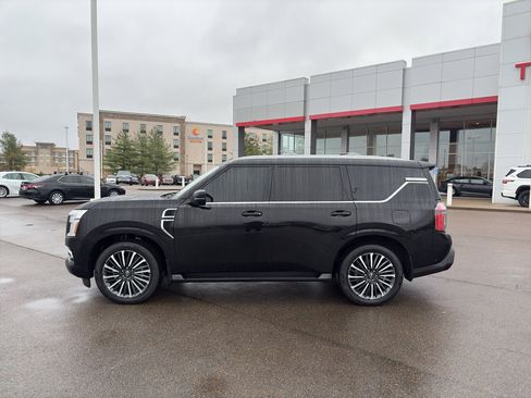 Used 2025 Nissan Armada Platinum Reserve image 2