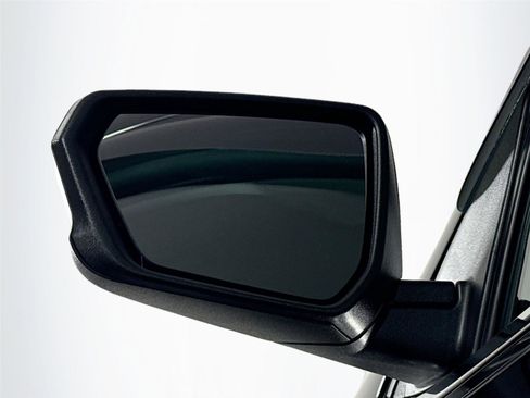 Used 2023 Chevrolet Equinox LT image 5