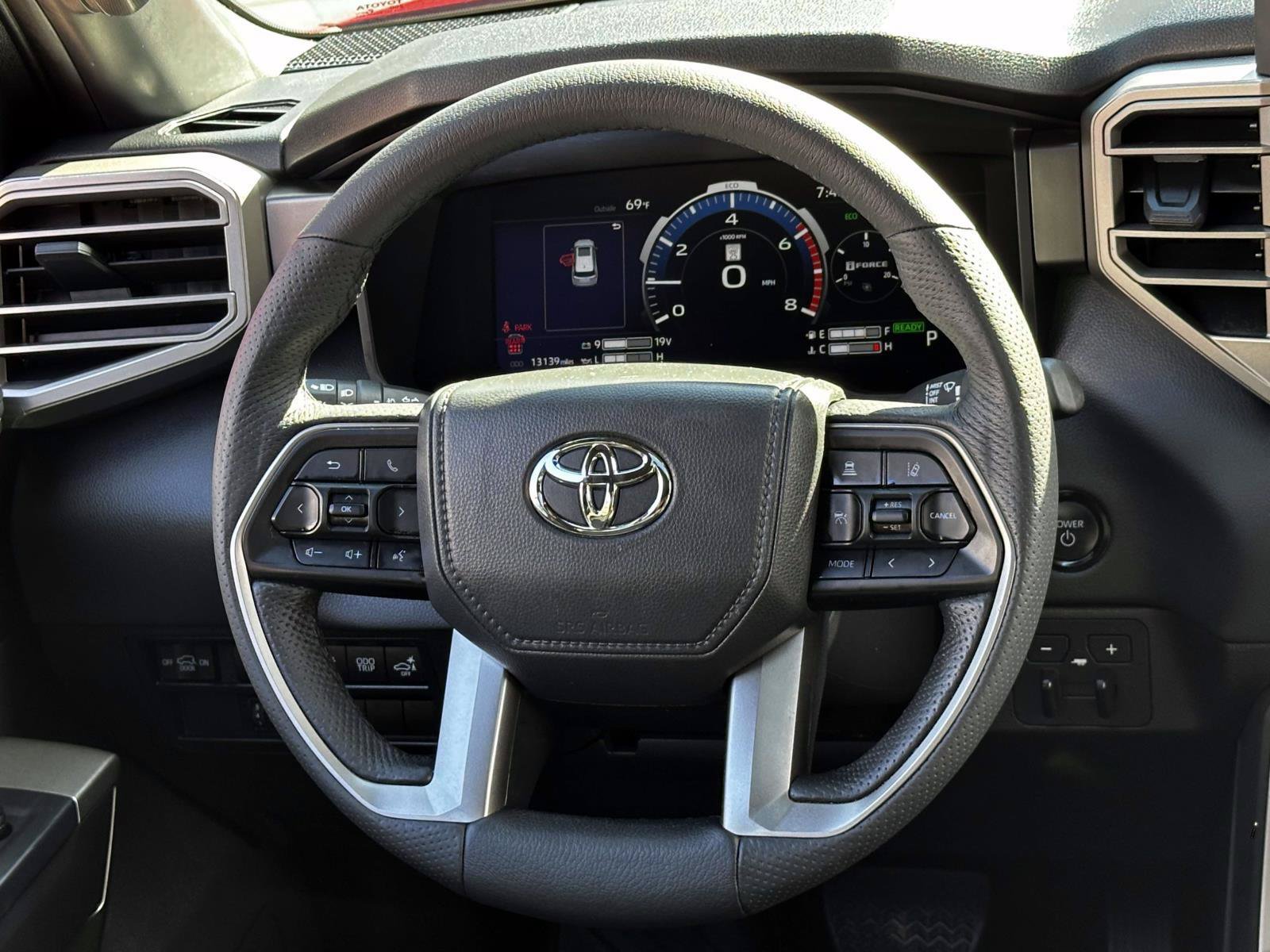 Used 2025 Toyota Sequoia SR5 w/ SR5 Premium Package AWD/4WD image 19