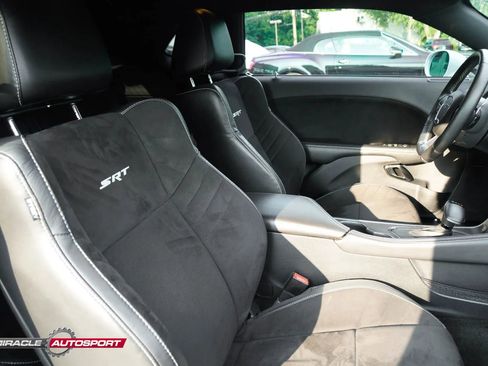 Used 2015 Dodge Challenger SRT Hellcat image 29