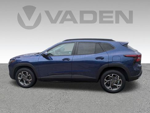 Used 2024 Chevrolet Trax LT FWD image 29