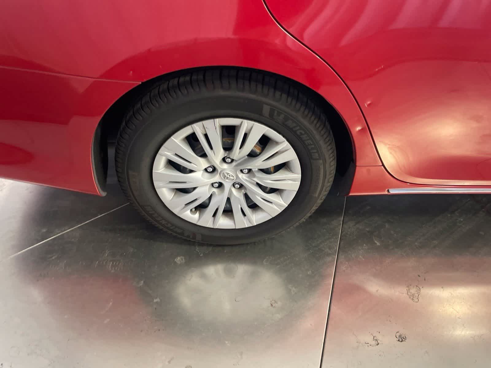 Used 2012 Toyota Camry LE FWD image 16