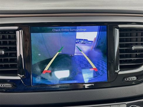 Used 2017 Chrysler Pacifica Touring-L Plus image 13