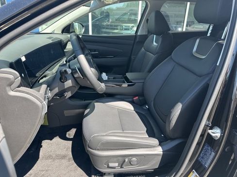 New 2025 Hyundai Tucson Limited image 12