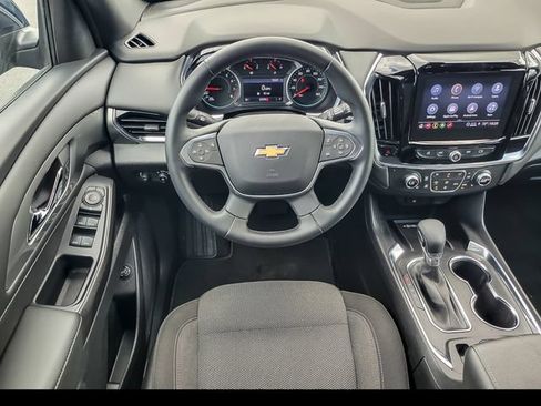 Used 2023 Chevrolet Traverse LT FWD image 18