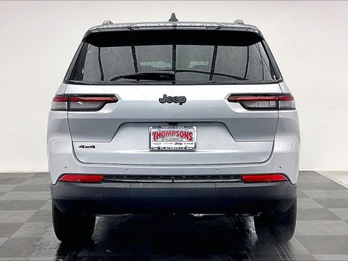 New 2025 Jeep Grand Cherokee L Limited image 3