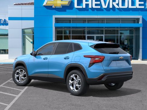 New 2026 Chevrolet Trax LS w/ LS Convenience Package FWD image 3