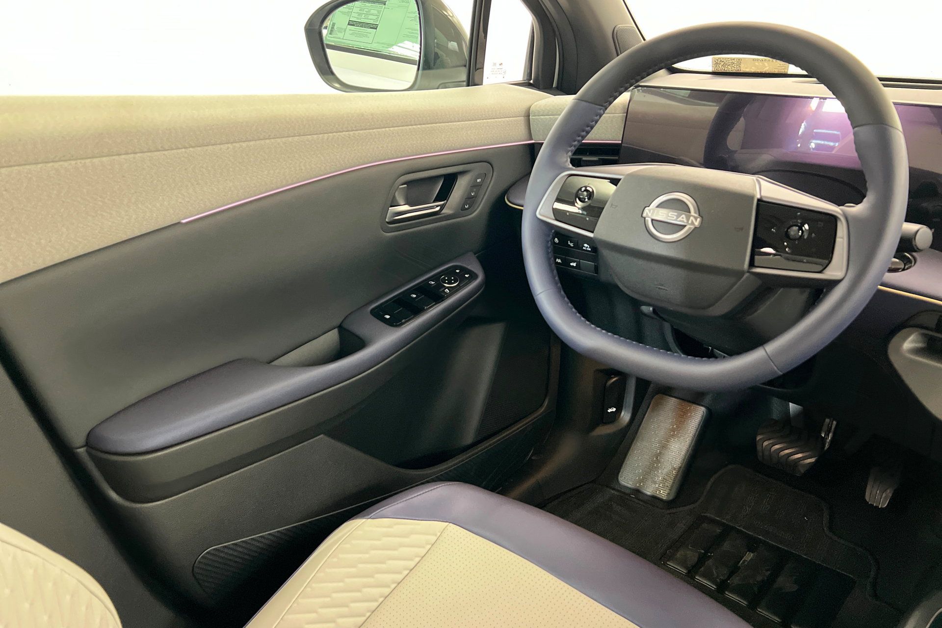 New 2026 Nissan Leaf Platinum+ w/ Illuminated Package FWD image 11