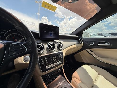 Used 2020 Mercedes-Benz GLA 250 w/ Premium Package image 15