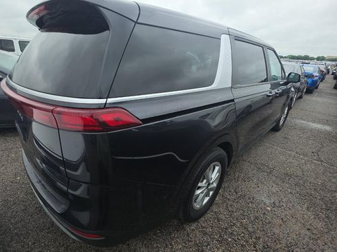 Used 2024 Kia Carnival LX FWD image 8