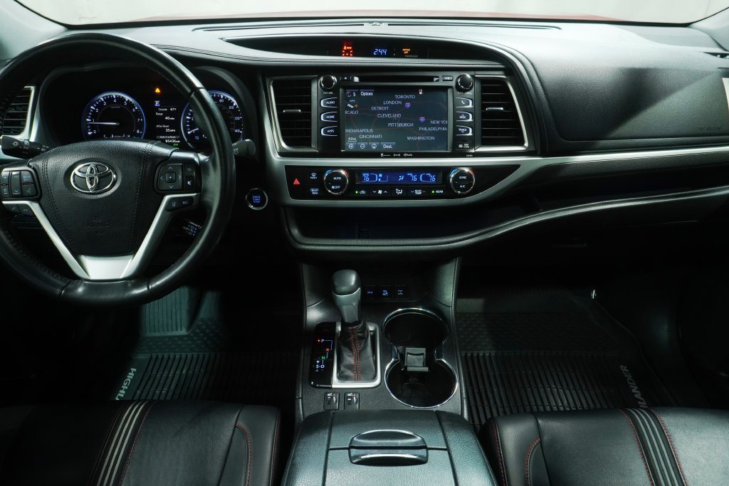 Used 2019 Toyota Highlander SE AWD/4WD image 18