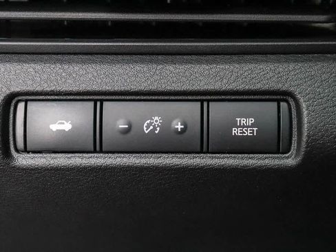 Used 2024 Nissan Altima 2.5 SV FWD image 22