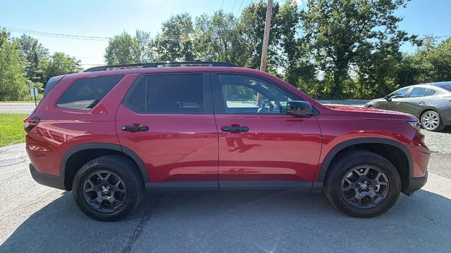 Used 2023 Honda Pilot TrailSport image 4