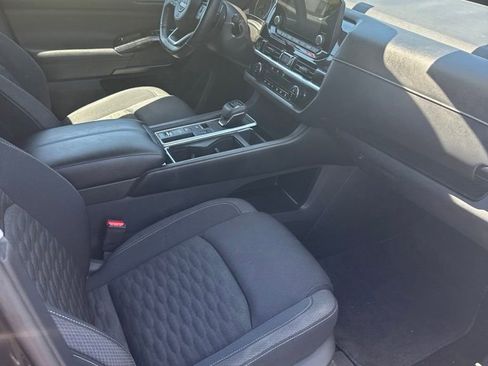 Used 2022 Nissan Pathfinder SV FWD image 5